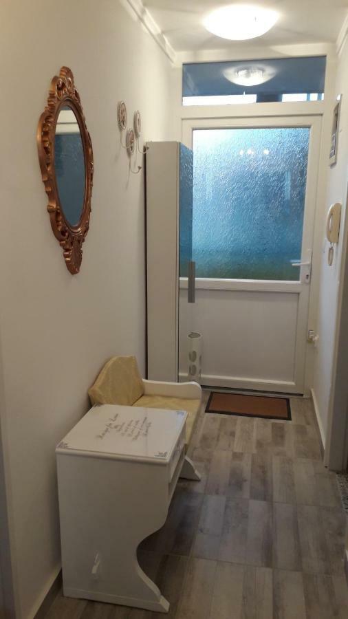 Apartment Stella พูลา ภายนอก รูปภาพ